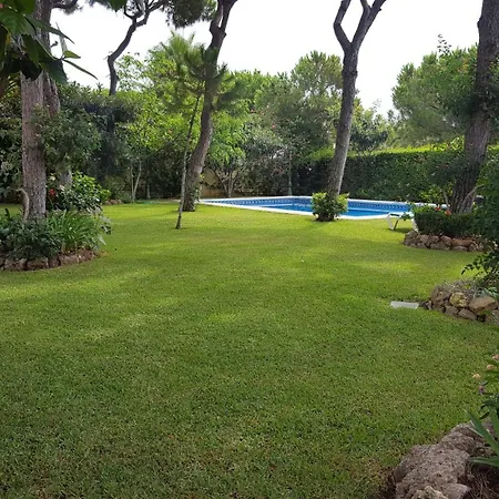 Homestay Castella Acogedora Casa Familias Con Piscina Y Jardin Cerca Del Mar Marbella