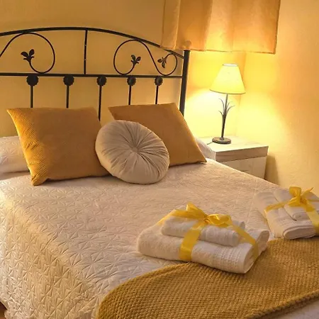Castella Acogedora Casa Familias Con Piscina Y Jardin Cerca Del Mar Homestay Marbella