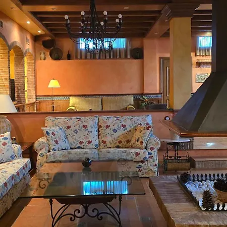 Castella Acogedora Casa Familias Con Piscina Y Jardin Cerca Del Mar Homestay Marbella